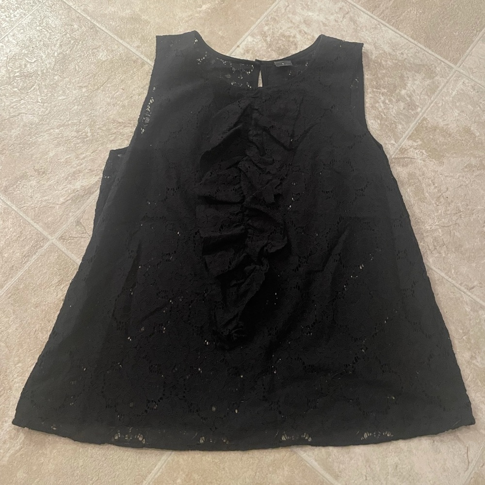 Worthington. Black Floral Lace Top with Front Ruffle Detail. Size Large
